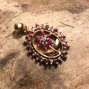 925 Gold plated silver, ruby and diamond flower pendant
